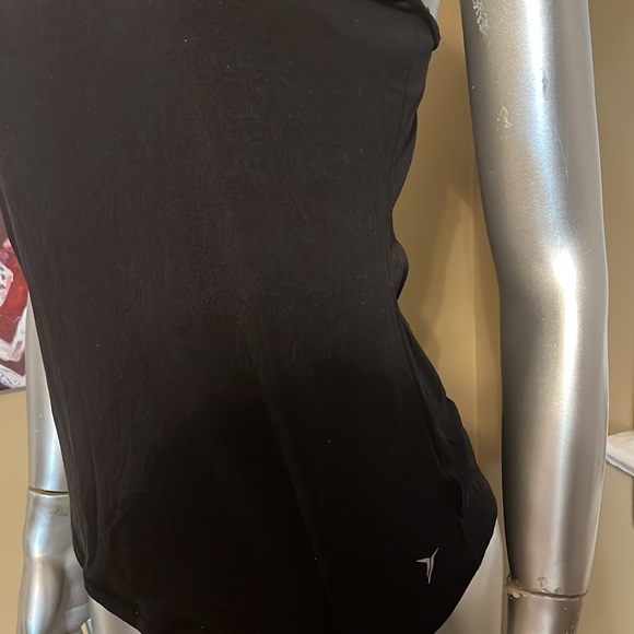 Old Navy Active medium fitted black simple halter tank top fitness yoga medium - Picture 2 of 7